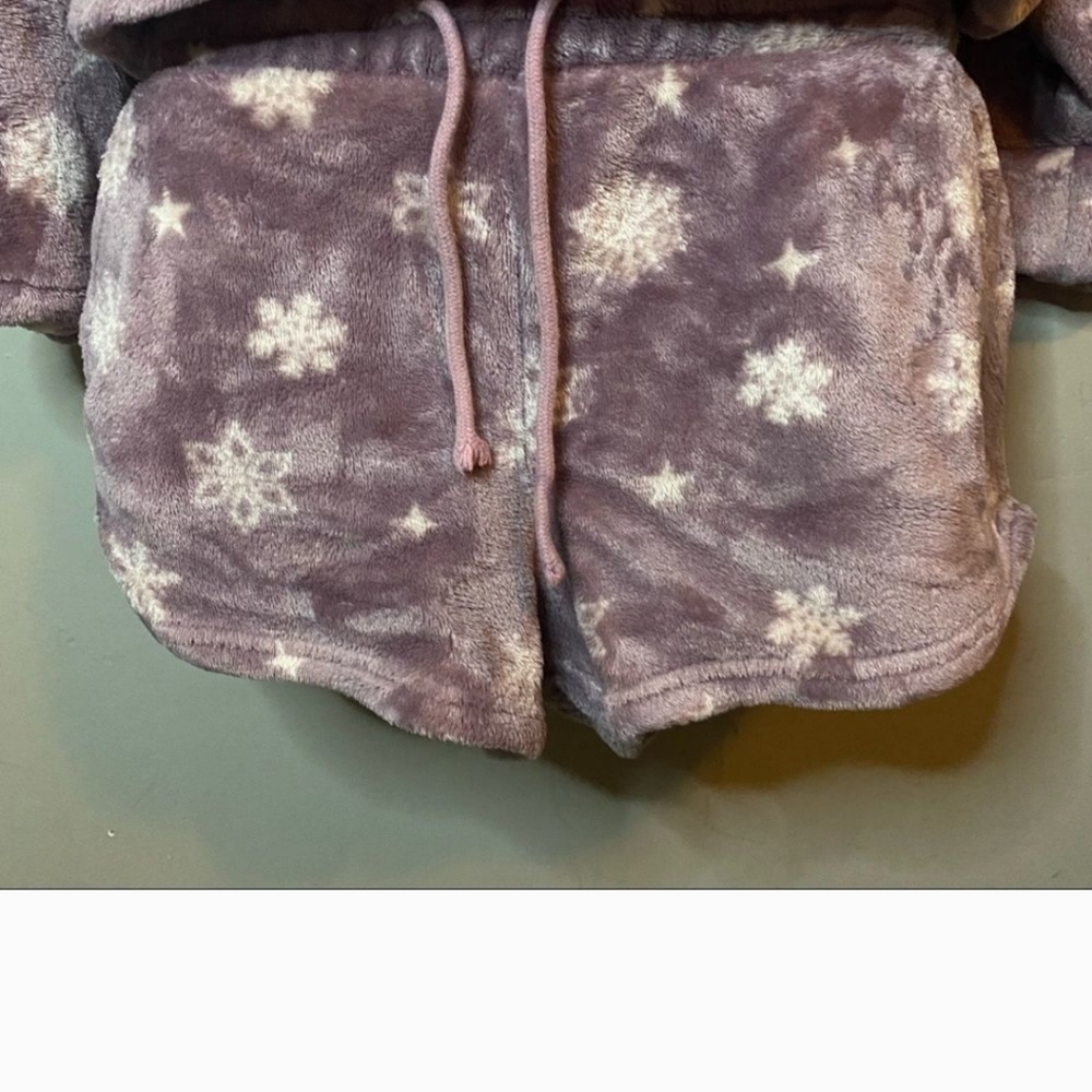 Cozie Pink Rose Purple Fuzzy 2 Set Pajama Set Sweater & Shorts